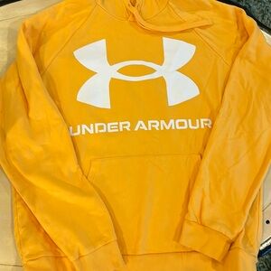 Men’s Under Armour XL Yellow Sweatshirt.